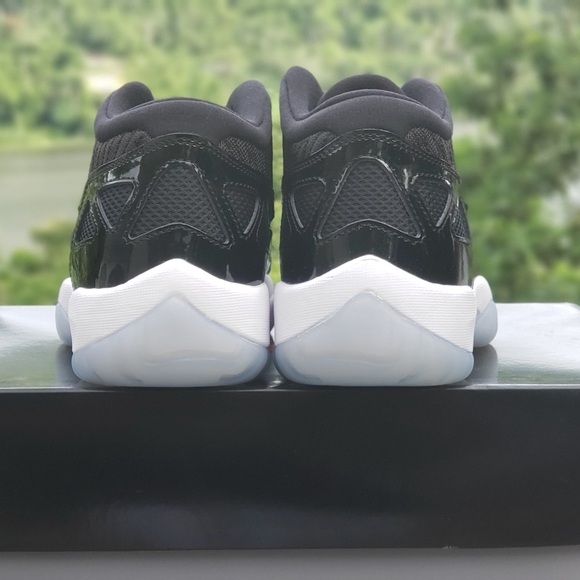❌️SOLD❌️JORDAN 11 RETRO LOW IE (SPACE JAM) - Picture 3 of 4
